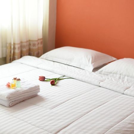 Roemah 28 Syariah Hotel Medan Exterior foto