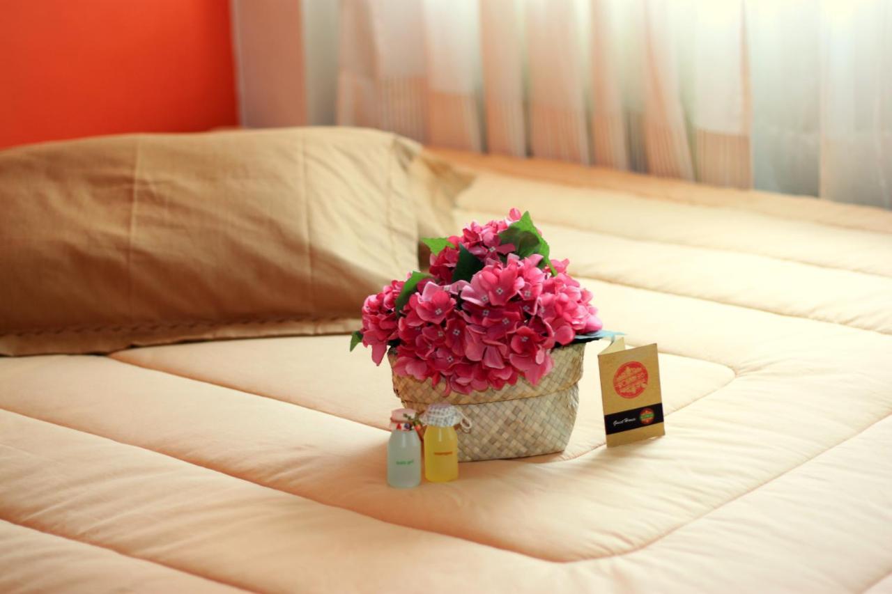 Roemah 28 Syariah Hotel Medan Exterior foto