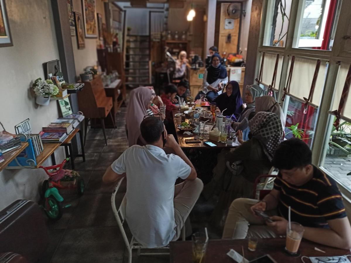 Roemah 28 Syariah Hotel Medan Exterior foto