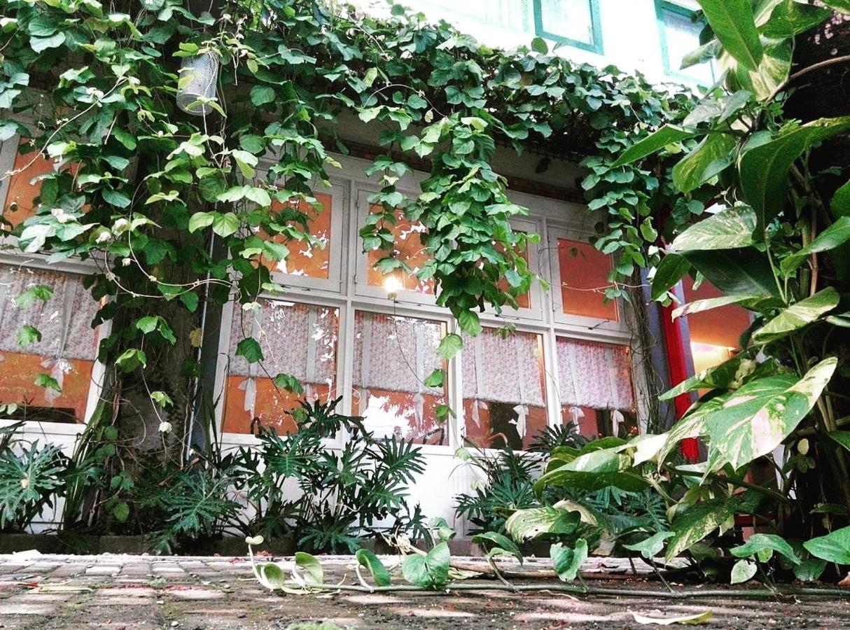 Roemah 28 Syariah Hotel Medan Exterior foto