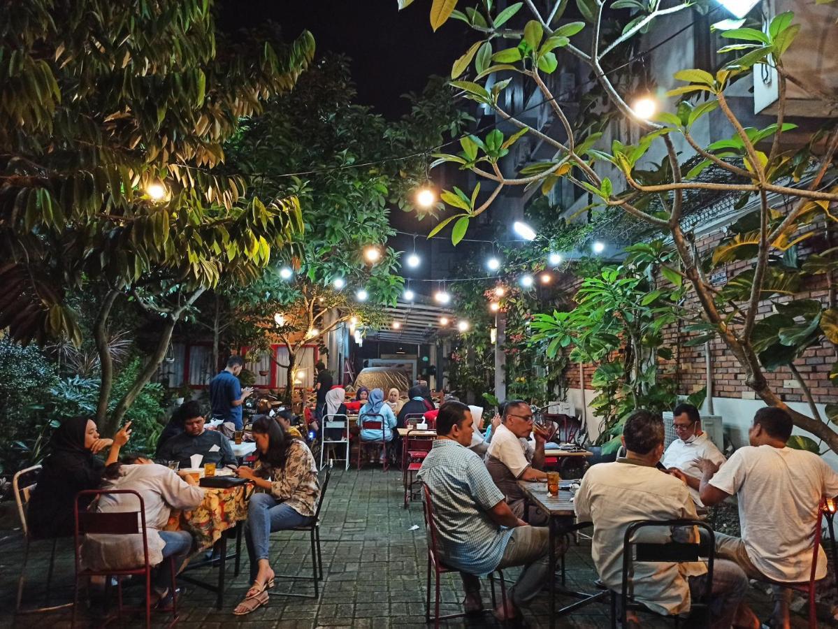Roemah 28 Syariah Hotel Medan Exterior foto