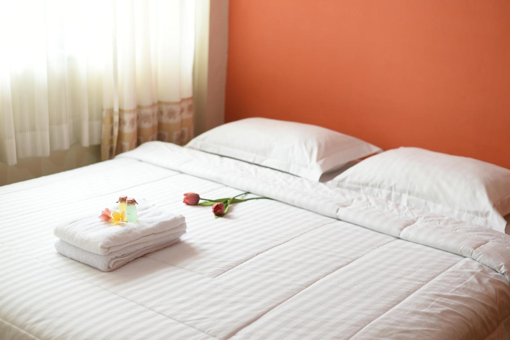 Roemah 28 Syariah Hotel Medan Exterior foto
